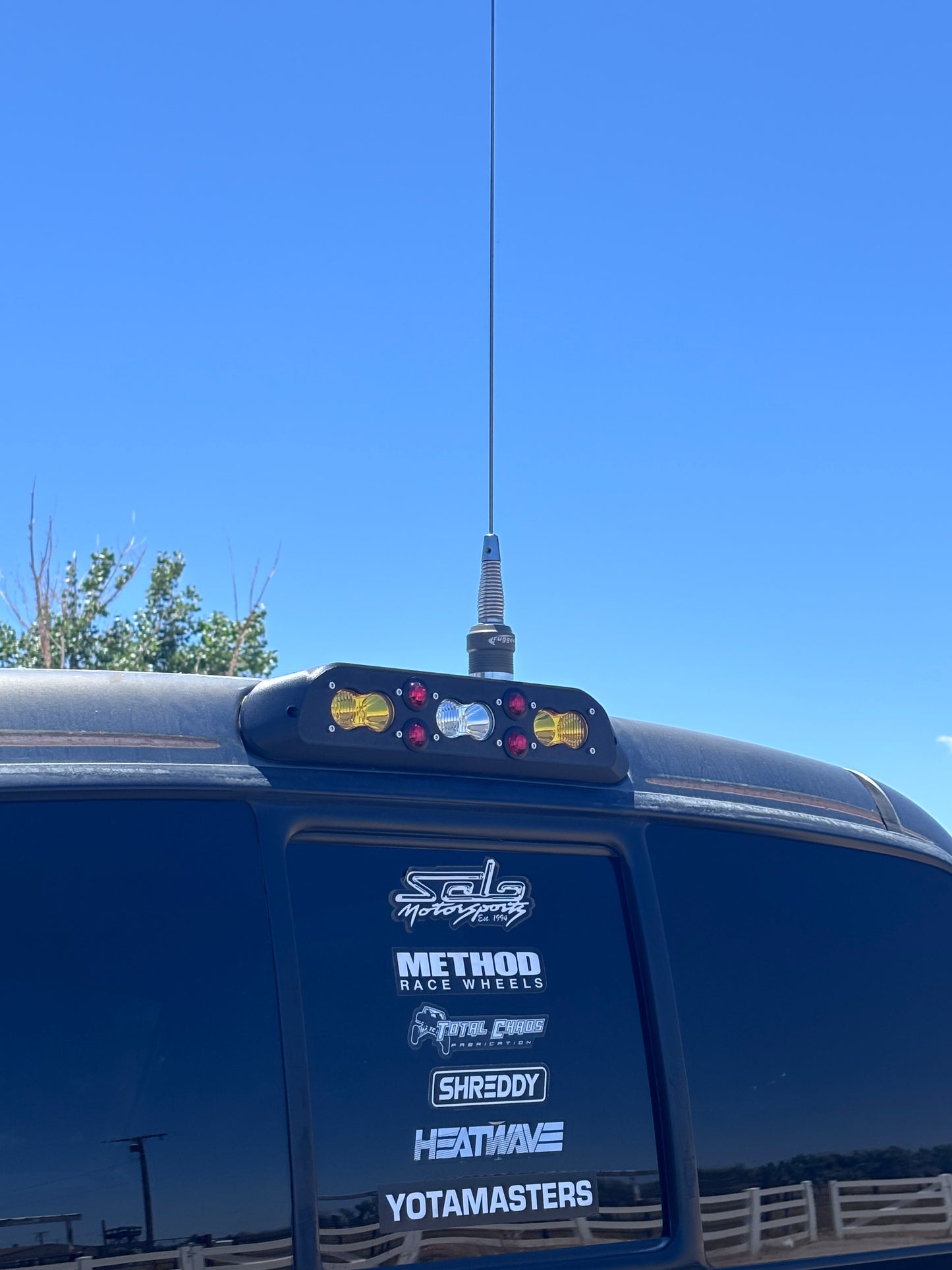 2000-2006 Toyota Tundra Chase Light Housing